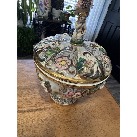 Capodimonte Italy Pedestal Covered Dish-Signed Numbered 1366/76 - Picture 5 of 7